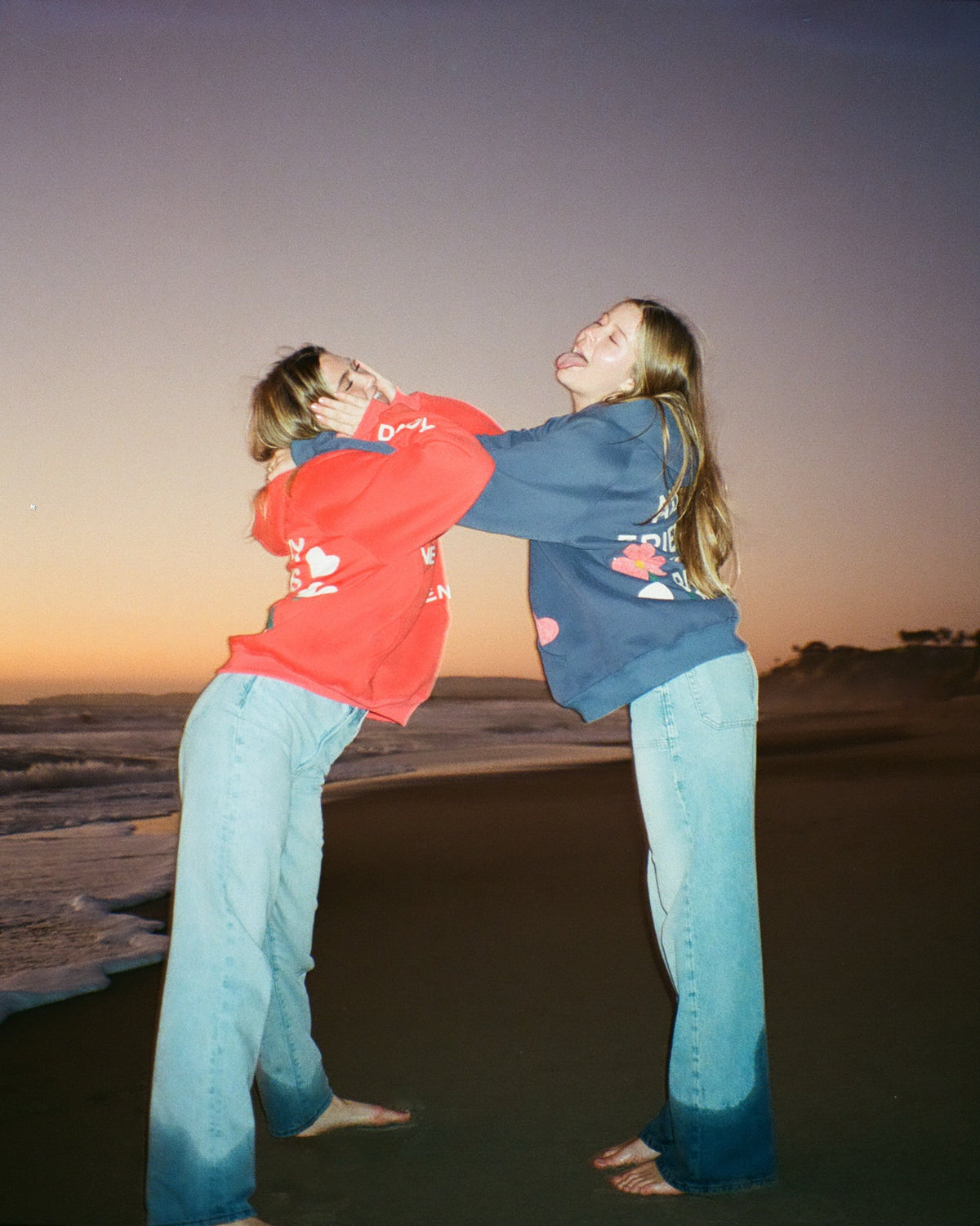 „All my Friends“ Oversized Lux Hoodie in Rot