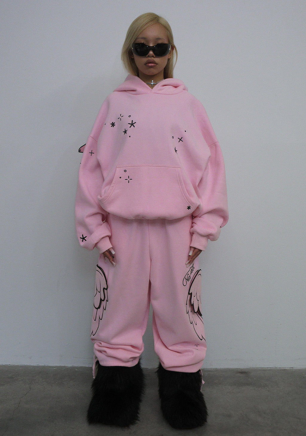 STITCH WINGS SWEATPANTS, OVERSIZED, BABYROZE (AFNEEMBARE VLEUGELS)