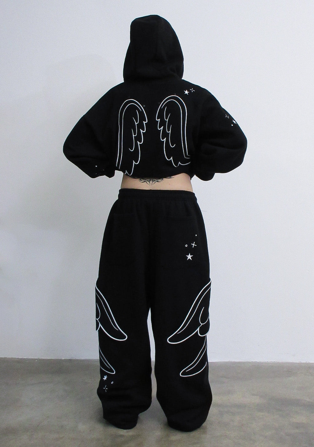 PANTALON DE JOGGING SURDIMENSIONNÉ STITCH WINGS NOIR (AILES AMOVIBLES)