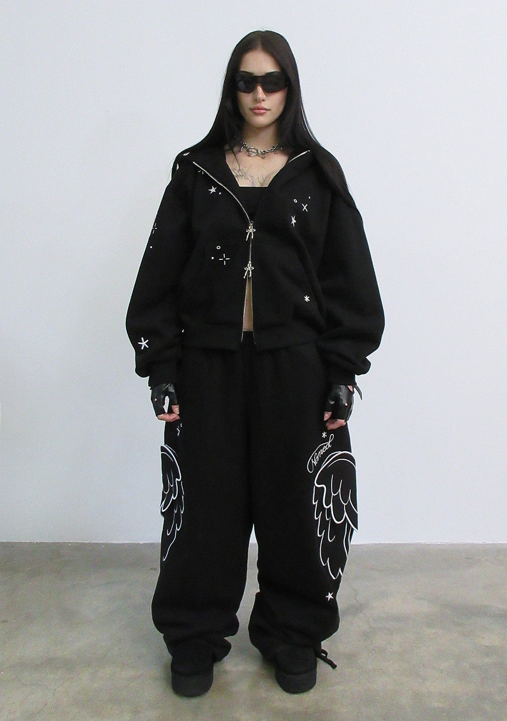 PANTALON DE JOGGING SURDIMENSIONNÉ STITCH WINGS NOIR (AILES AMOVIBLES)