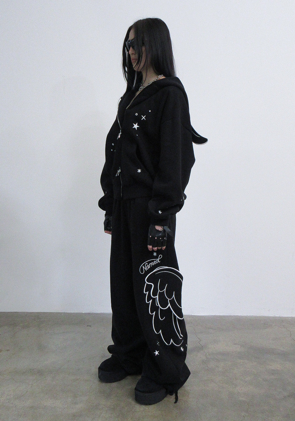 PANTALON DE JOGGING SURDIMENSIONNÉ STITCH WINGS NOIR (AILES AMOVIBLES)
