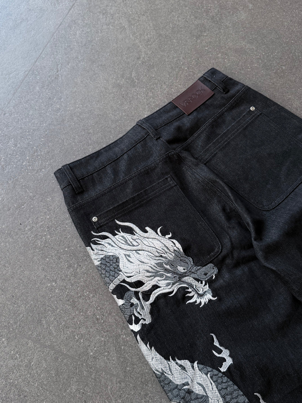 STOCK FAIBLE - Jean baggy « Ultimate Duel » (Prix spécial durée limitée)