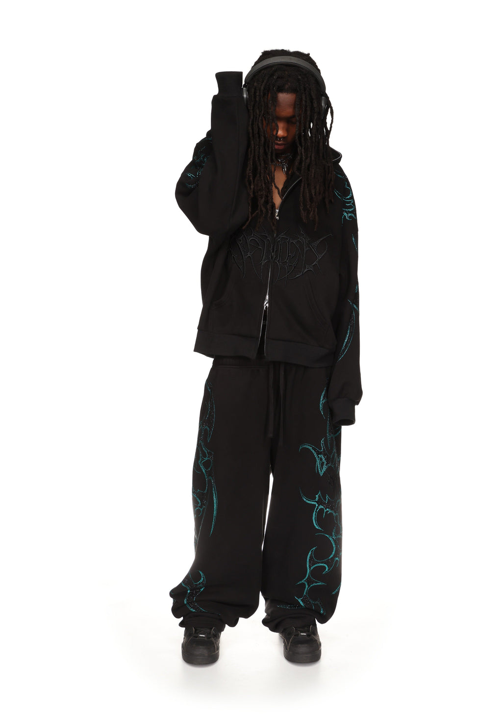 CRASH RHINESTONE OVERSIZED SWEATPANTS BLACK AND BLUE