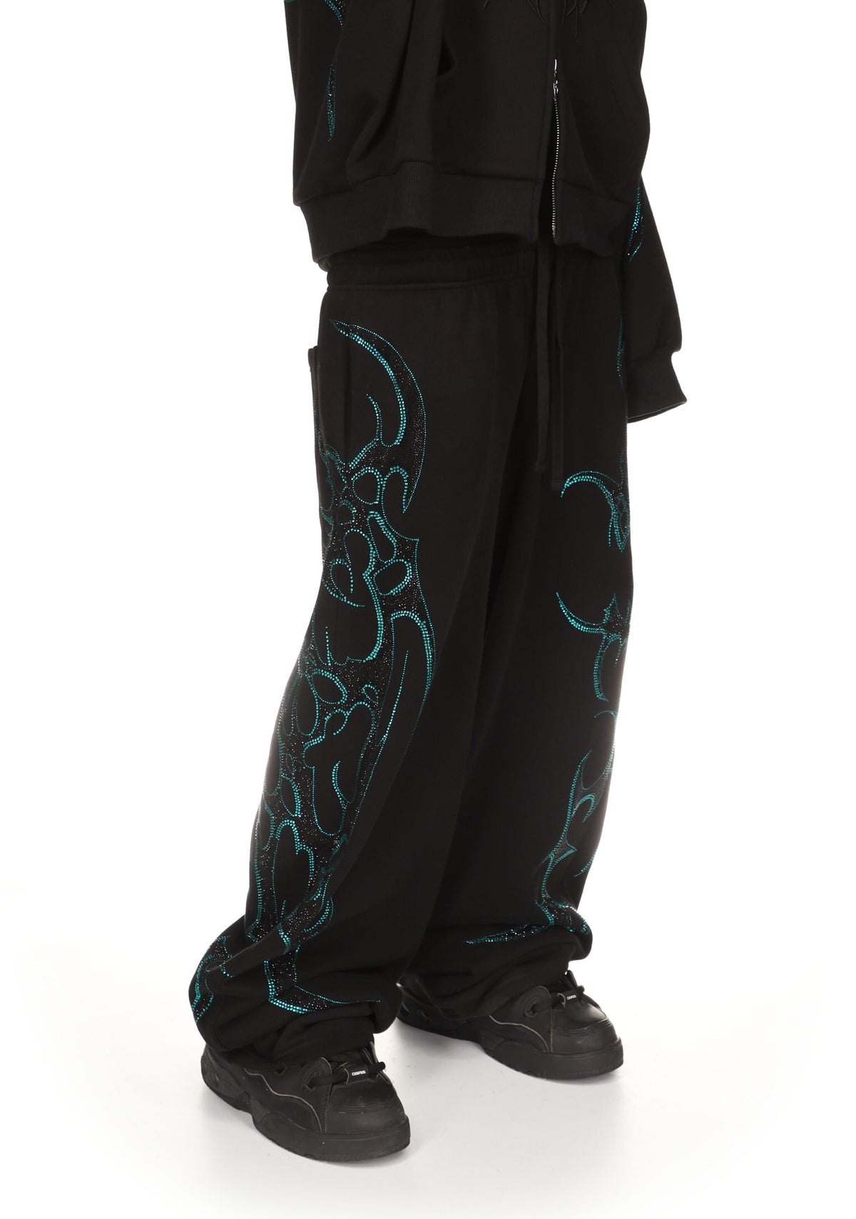 CRASH RHINESTONE OVERSIZED SWEATPANTS BLACK AND BLUE