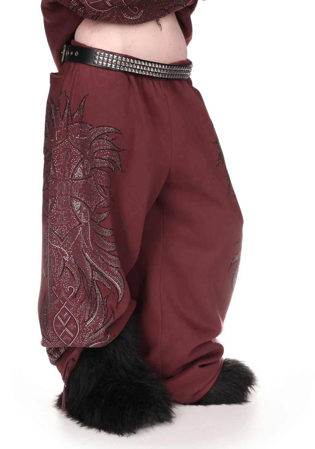 Pantaloni della tuta oversize con strass DUSK rosso scuro