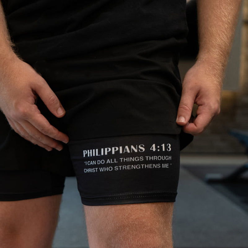 Dubbelgelaagde herensportshorts met grafische print Philippians 4 13