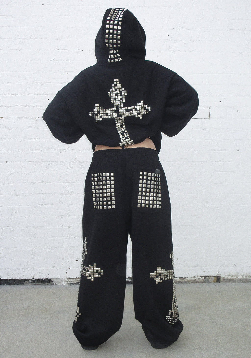 Pantaloni della tuta oversize borchiati FAITHFUL NERI