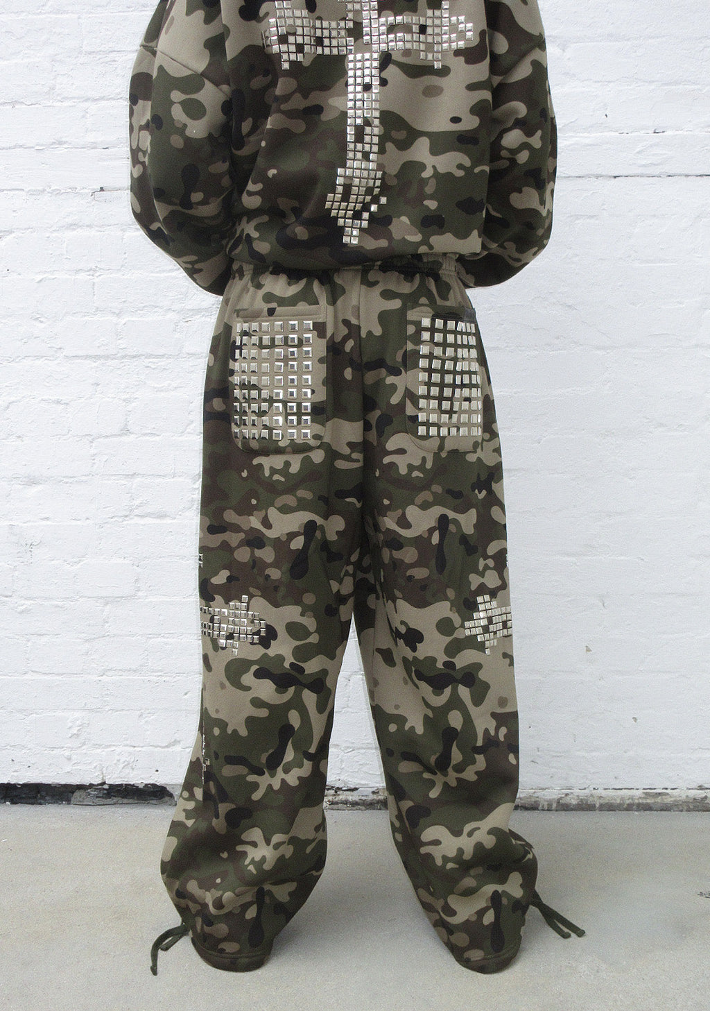 PANTALON DE JOGGING OVERSIZE À CLOUS FAITHFUL CAMOUFLAGE