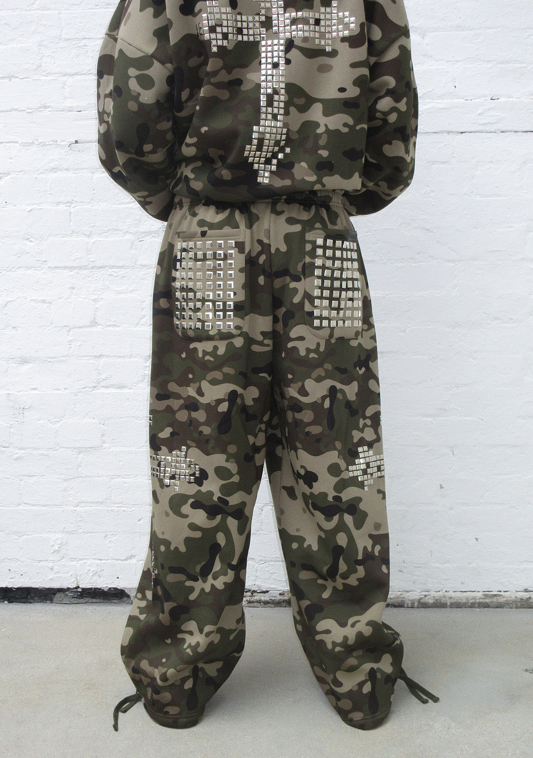 PANTALON DE JOGGING OVERSIZE À CLOUS FAITHFUL CAMOUFLAGE