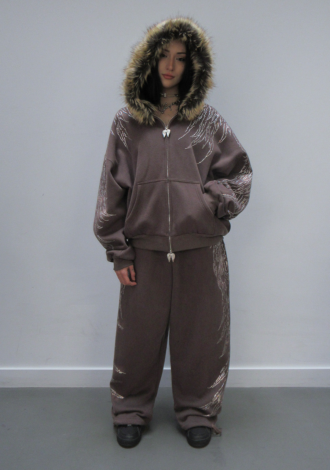 PANTALON DE JOGGING SURDIMENSIONNÉ FALLEN RHINESTONE MARRON