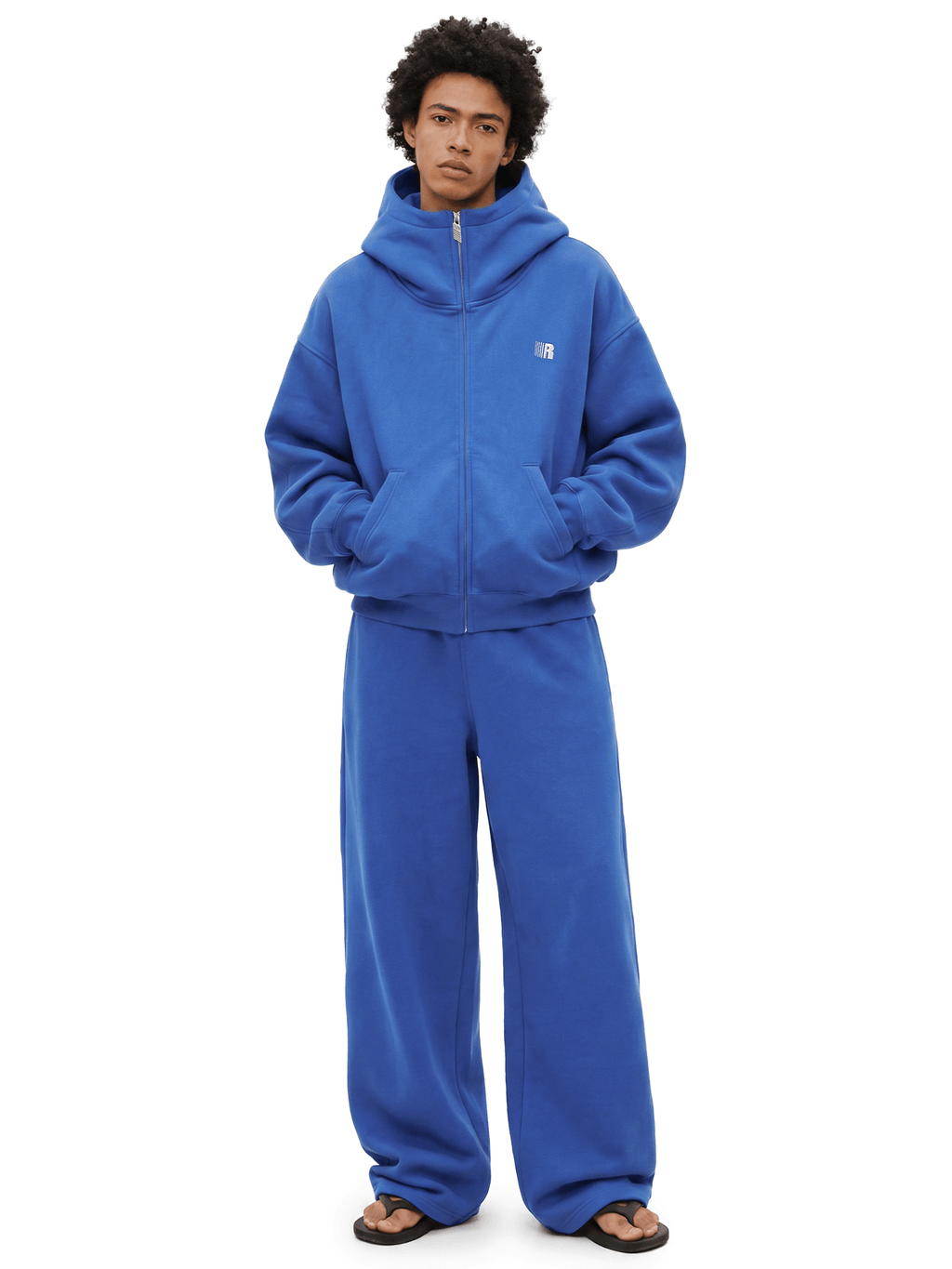Übergroßer Hoodie, der soziale Ängste lindert