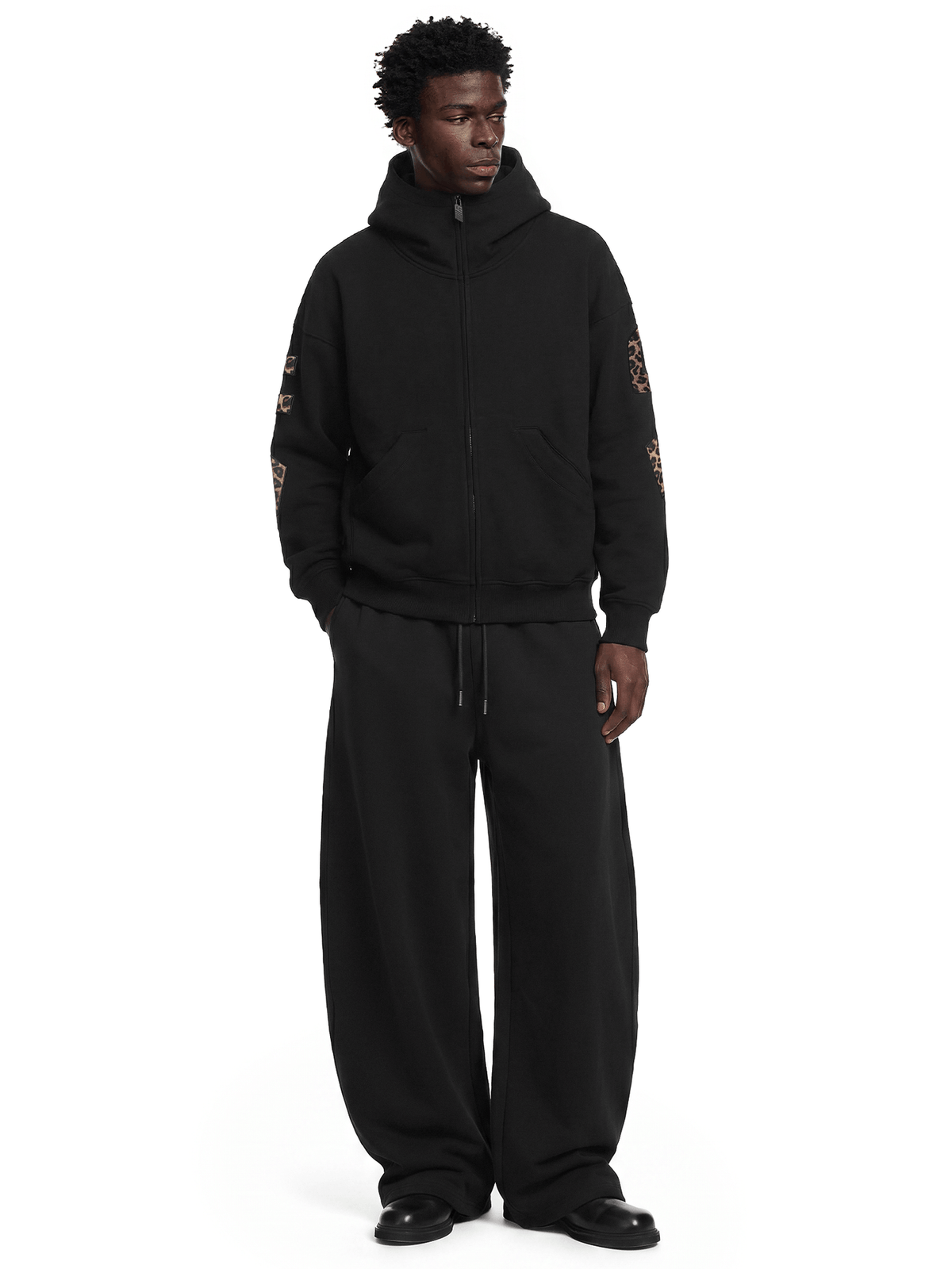 Sweat à capuche zippé style universitaire léopard