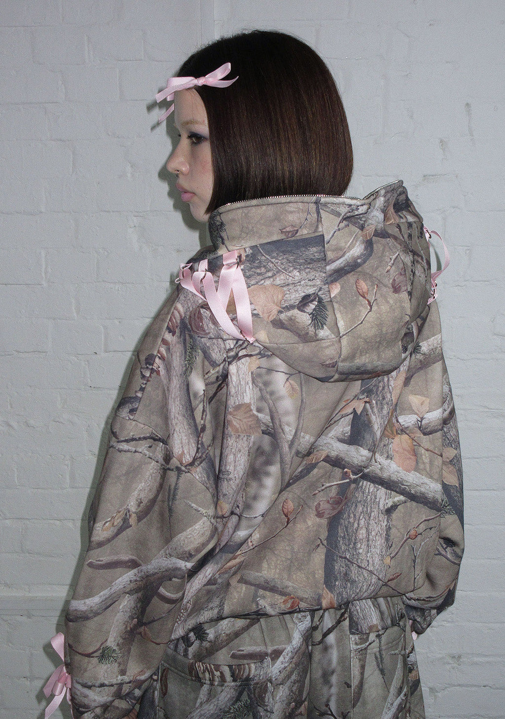 Felpa con cappuccio e zip FORBIDDEN, color naturale