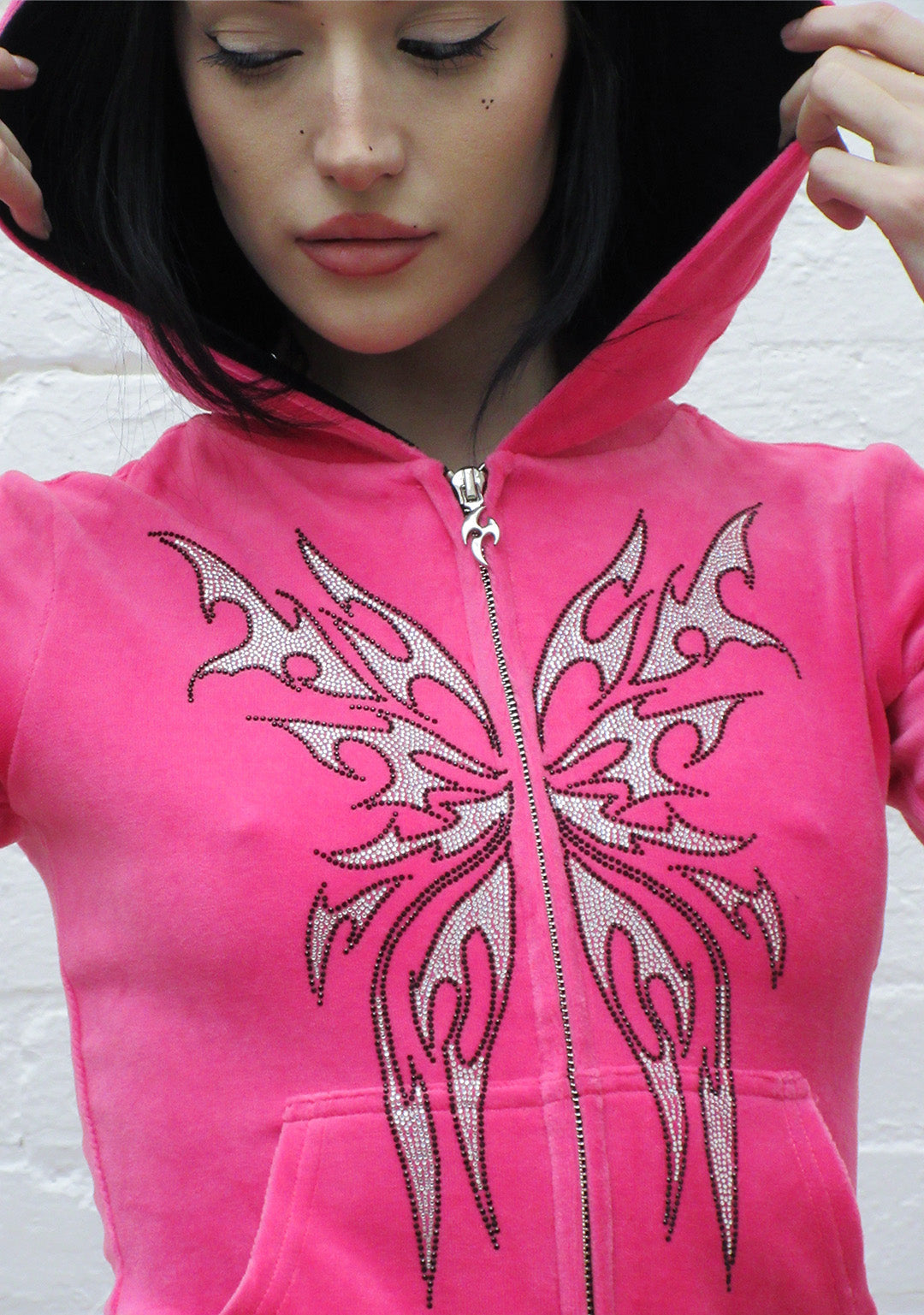 FELPA ADERENTE IN VELOUR CON CAPPUCCIO E ZIP CON STRASS IDOL ROSA FUCSIA