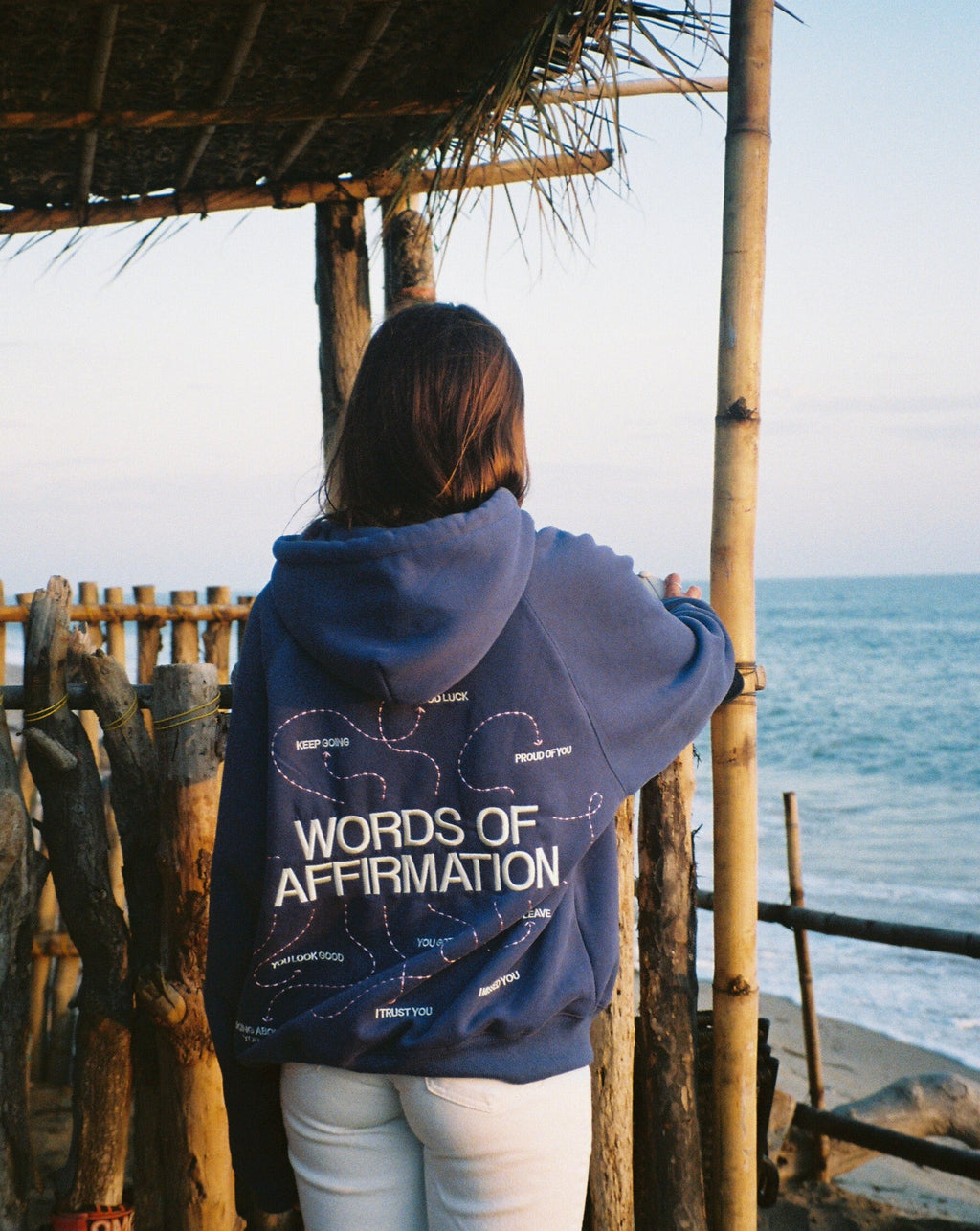 Sweat à capuche oversize « Words of Affirmation » en bleu