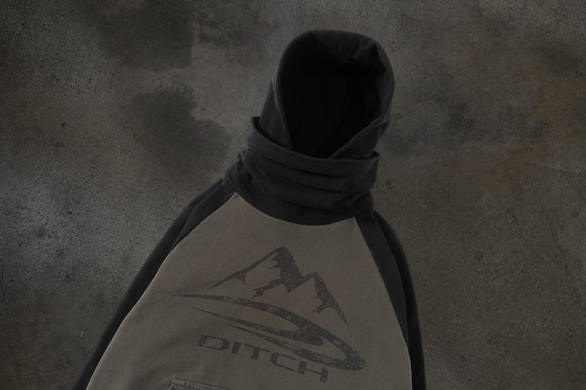 SUDADERA CON CAPUCHA Y MÁSCARA SUMMIT (CENIZA)