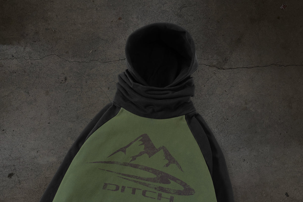 SUDADERA CON CAPUCHA Y MÁSCARA SUMMIT (PINO)