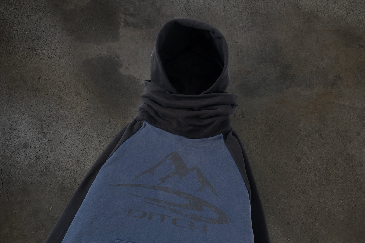 SUDADERA CON CAPUCHA Y MÁSCARA SUMMIT (AZUL)