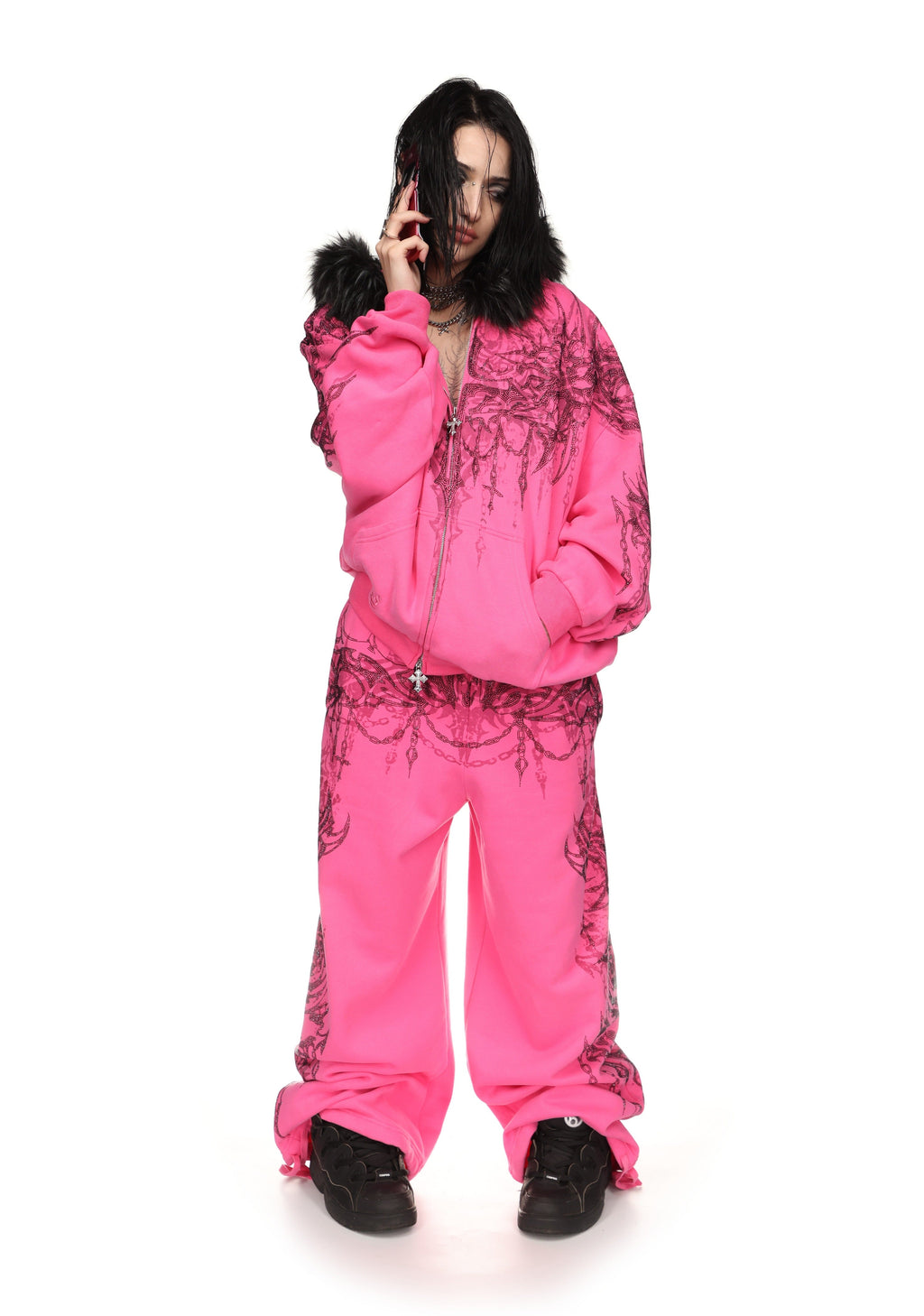 Pantaloni della tuta oversize con strass INFATUATION rosa acceso