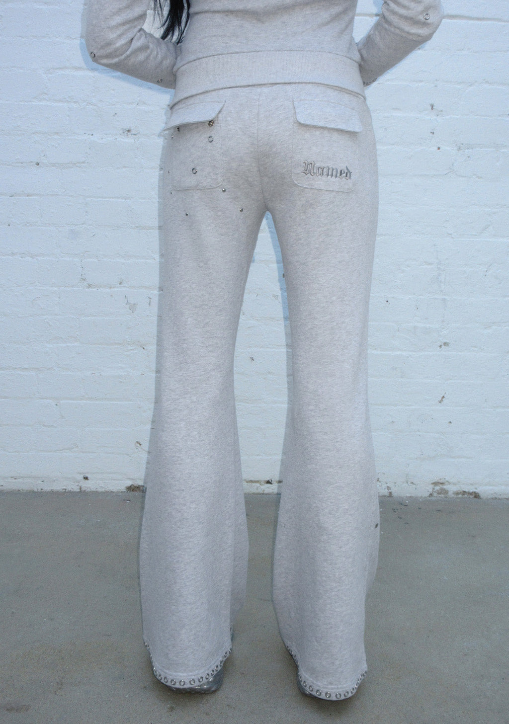 Pantaloni aderenti con borchie KNIGHT, grigio mélange