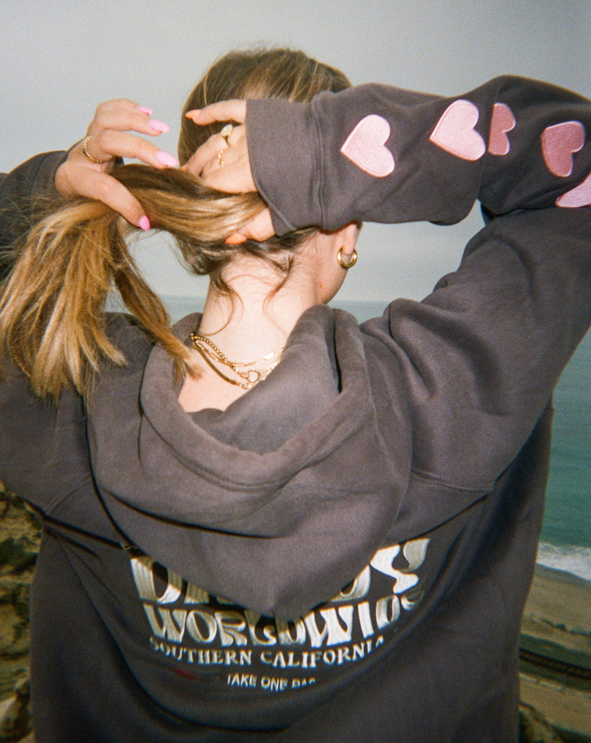 Sweat à capuche oversize « Heart on My Sleeve » en gris anthracite