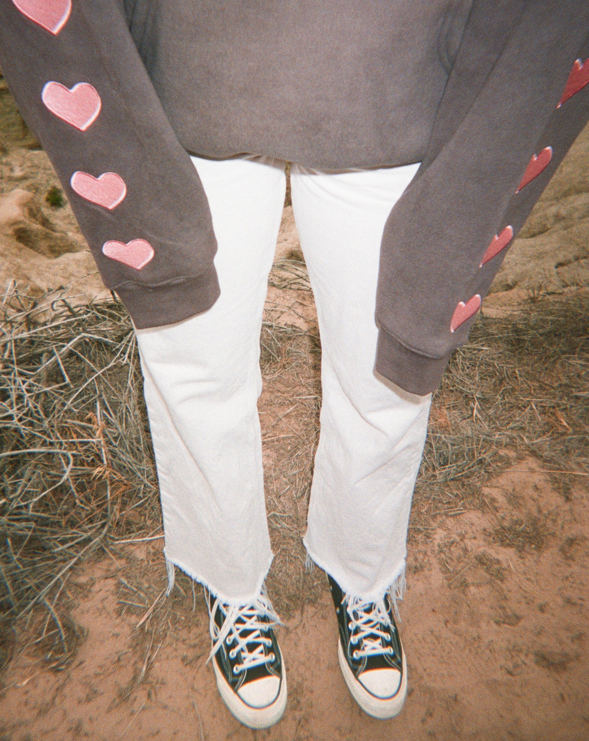 Sweat à capuche oversize « Heart on My Sleeve » en gris anthracite