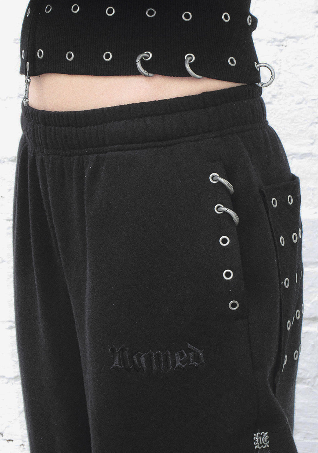 MIDNIGHT oversized joggingbroek met studs ZWART
