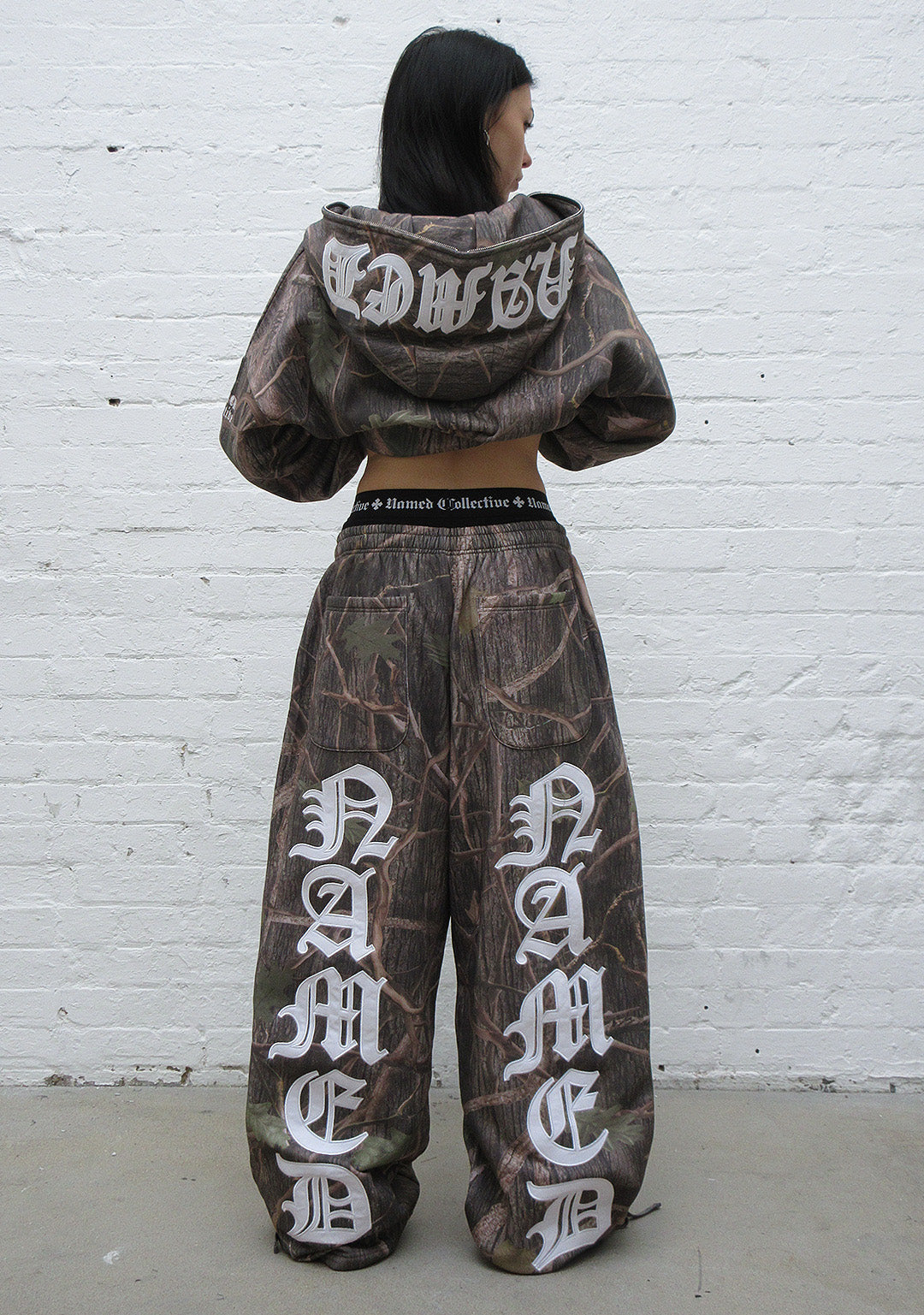 Pantaloni della tuta oversize MISSION mimetica bosco