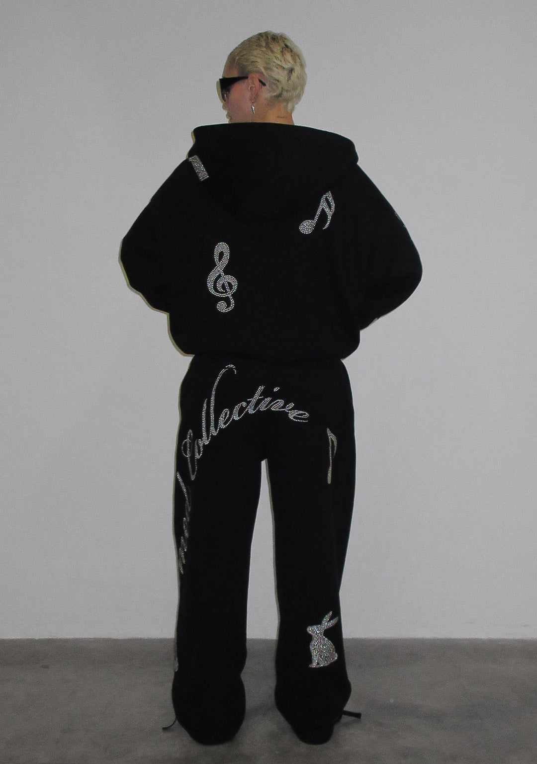 MUSE OVERSIZED SWEATPANTS MET STUDS, ZWART