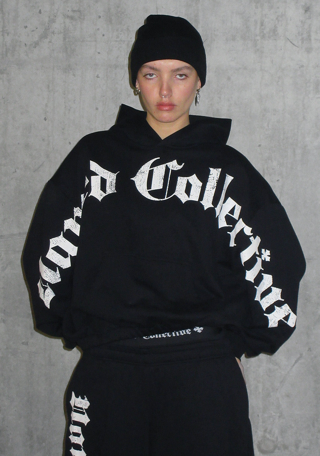 Nth ACTIVE OLD ENGLISH OVERSIZED KAPUZENPULLOVER SCHWARZ