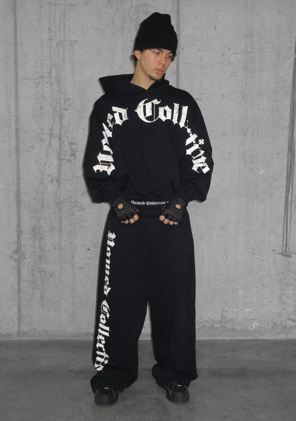 Nth ACTIVE OLD ENGLISH OVERSIZED KAPUZENPULLOVER SCHWARZ