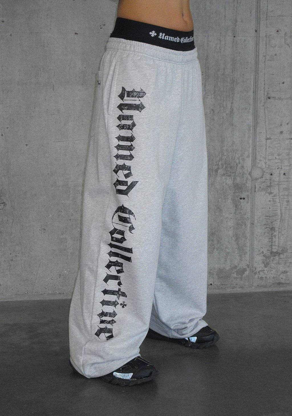 PANTALON DE SURVÊTEMENT OVERSIZE OLD ENGLISH NTH ACTIVE GRIS CHINÉ