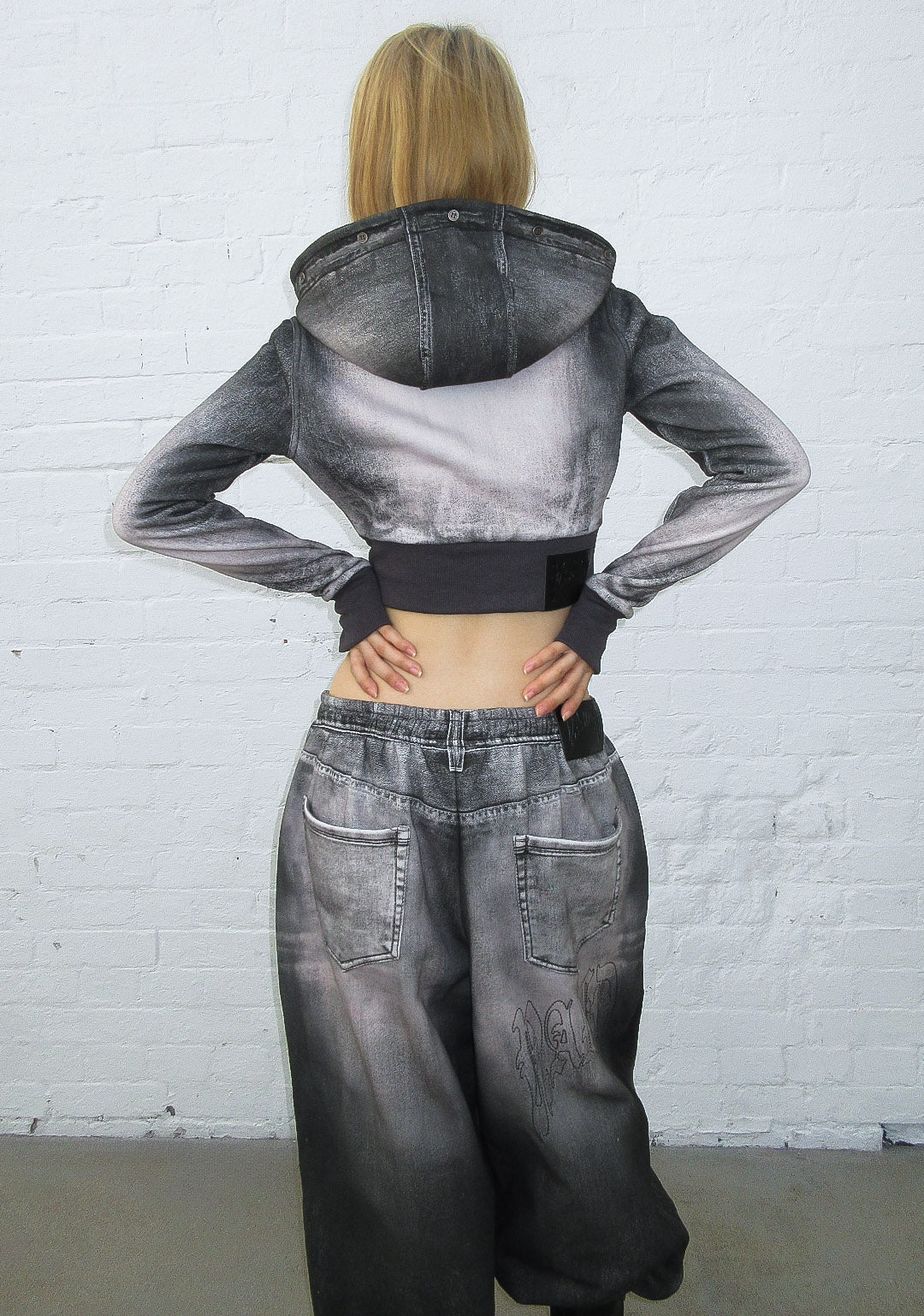 OFF GRID getailleerde hoodie met rits, imitatiebont en denimlook, gewassen zwart (afneembaar bont)
