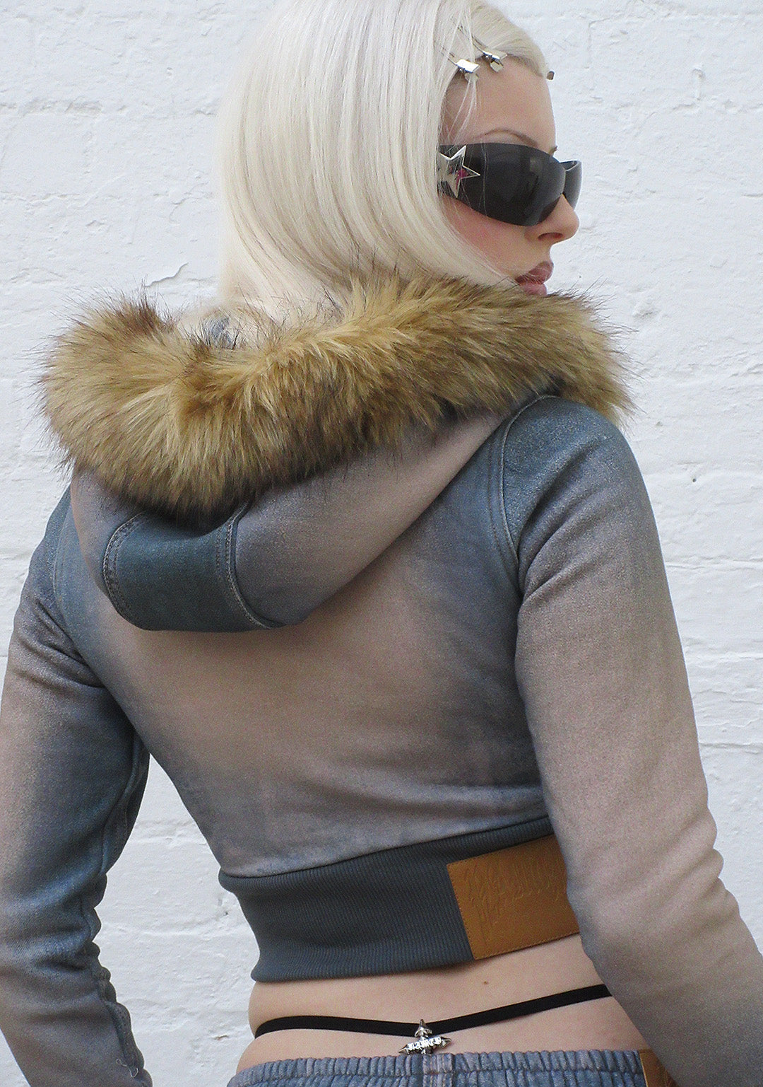 OFF GRID getailleerde hoodie met rits, imitatiebont en denimlook, gewassen blauw (afneembaar bont)