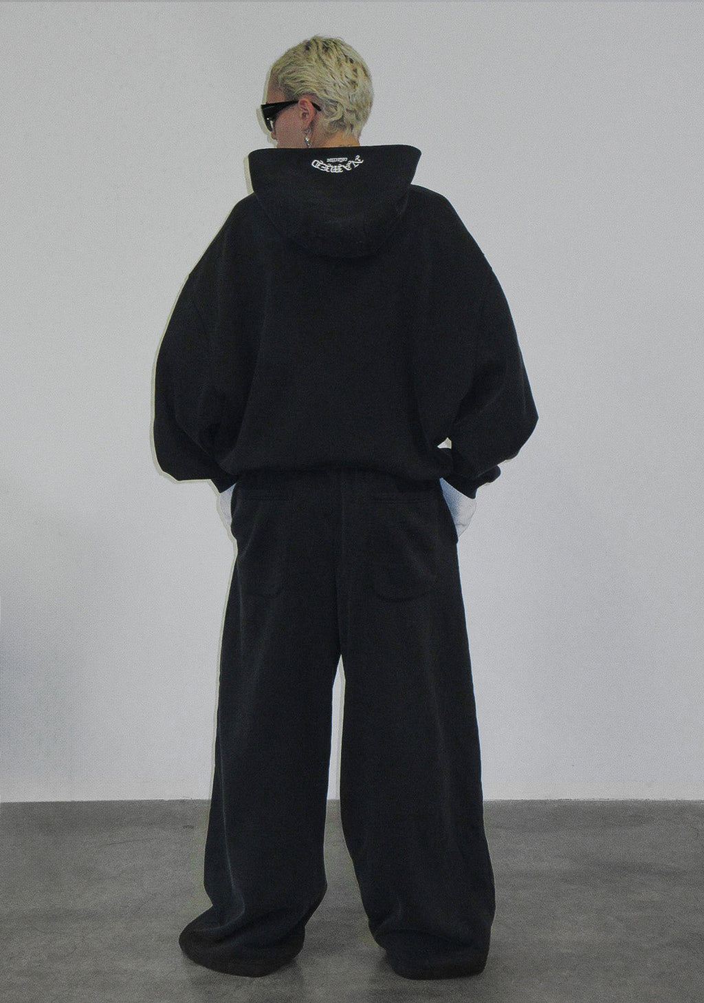 OLD ENGLISH oversized sweatpants, gewassen antraciet