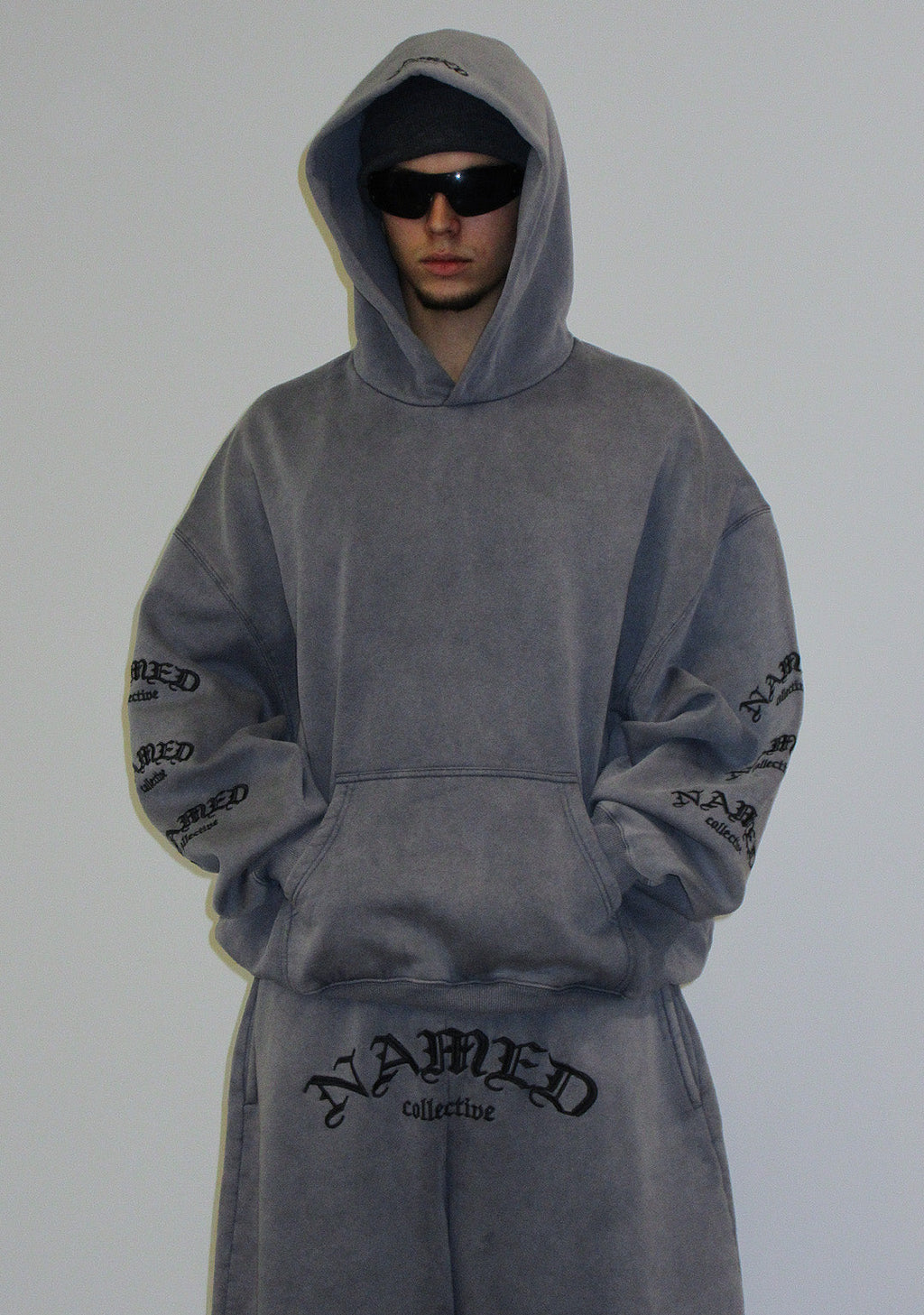 SWEAT À CAPUCHE OLD ENGLISH GRIS VINTAGE DÉLAVÉ