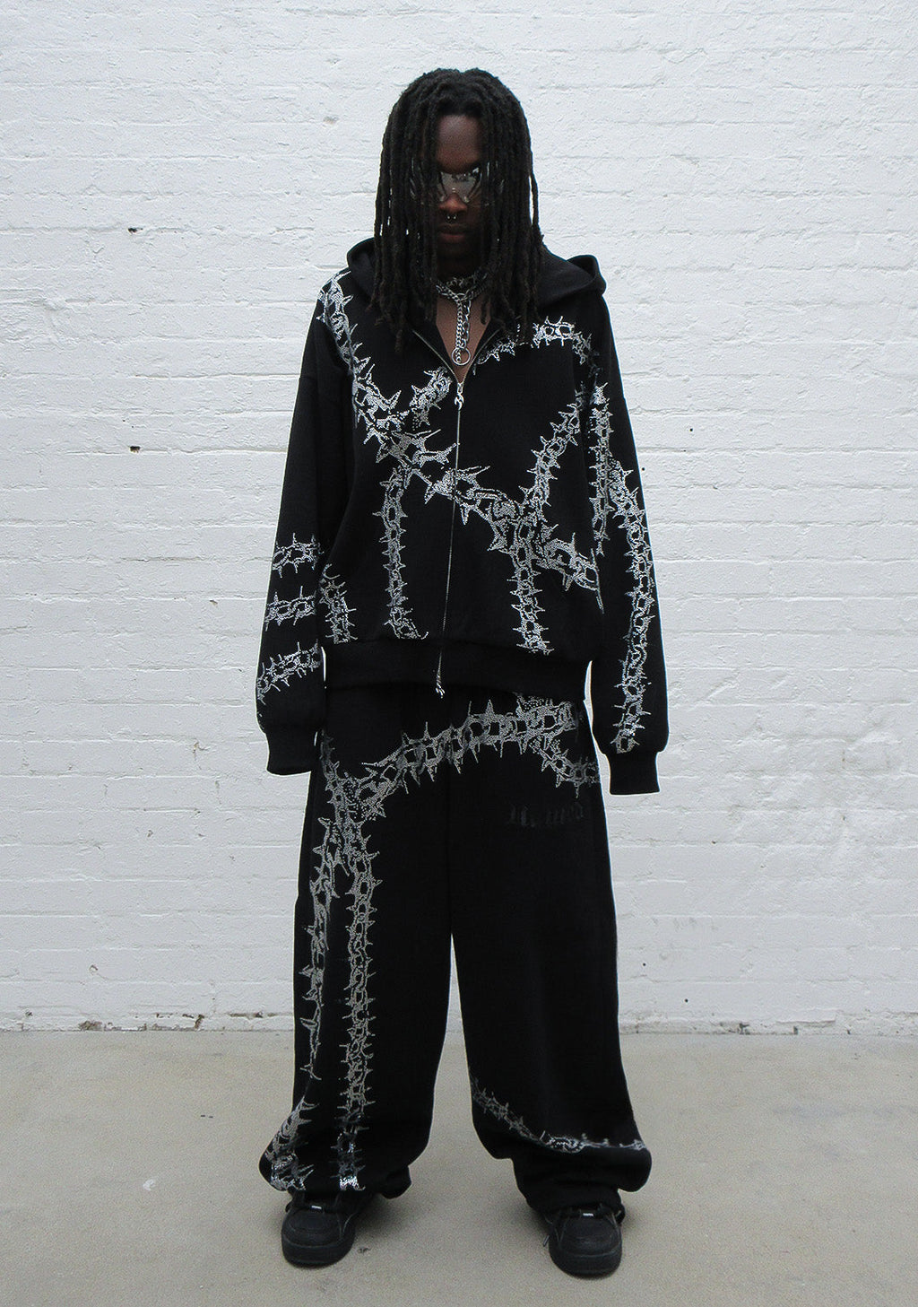 OMEN OVERSIZE-JOGGINGHOSE MIT STRASSSTEINEN SCHWARZ