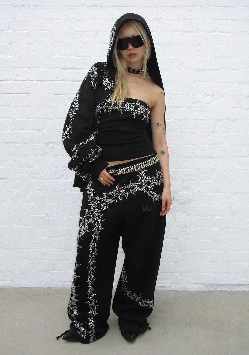 OMEN OVERSIZE-JOGGINGHOSE MIT STRASSSTEINEN SCHWARZ