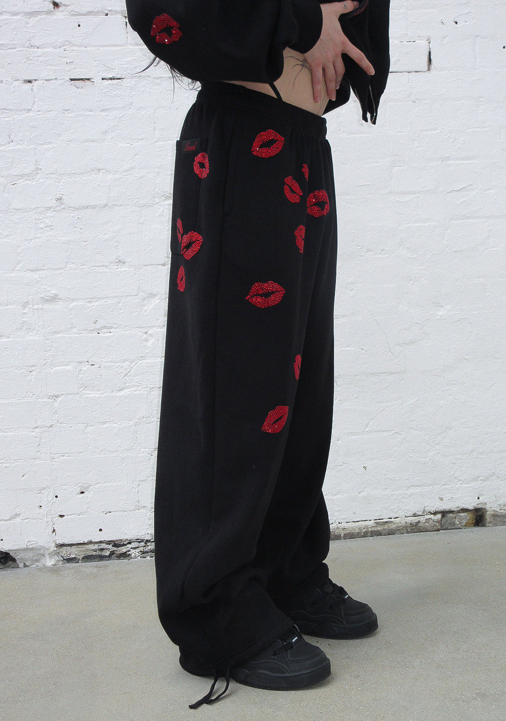 TEASE RHINESTONE KISS OVERSIZE-JOGGINGHOSE SCHWARZ