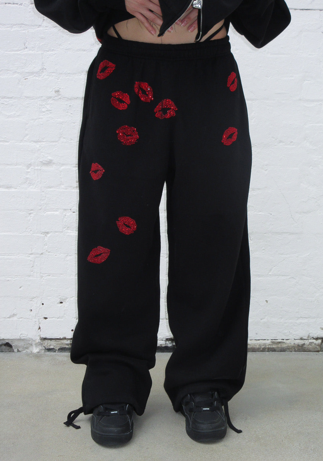 TEASE RHINESTONE KISS OVERSIZE-JOGGINGHOSE SCHWARZ