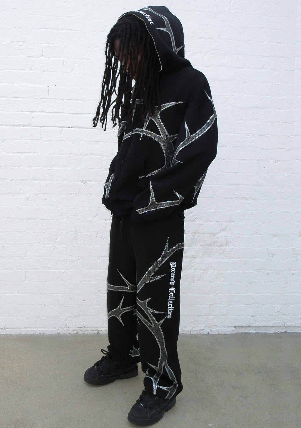 PANTALON DE JOGGING NOIR À STRASS MOTIF ÉPINE