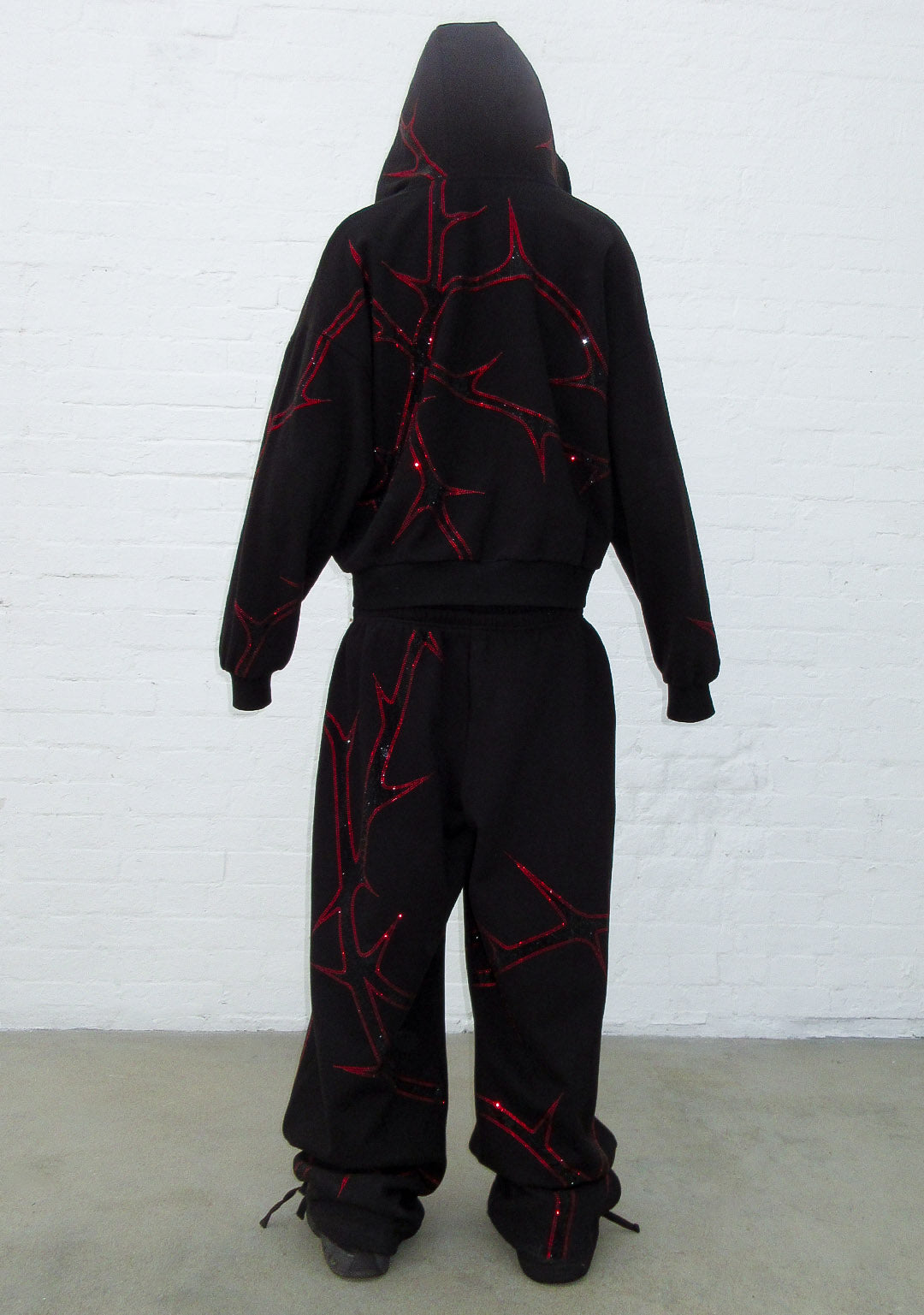 THORN RHINESTONE SWEATPANTS BLACK AND RED