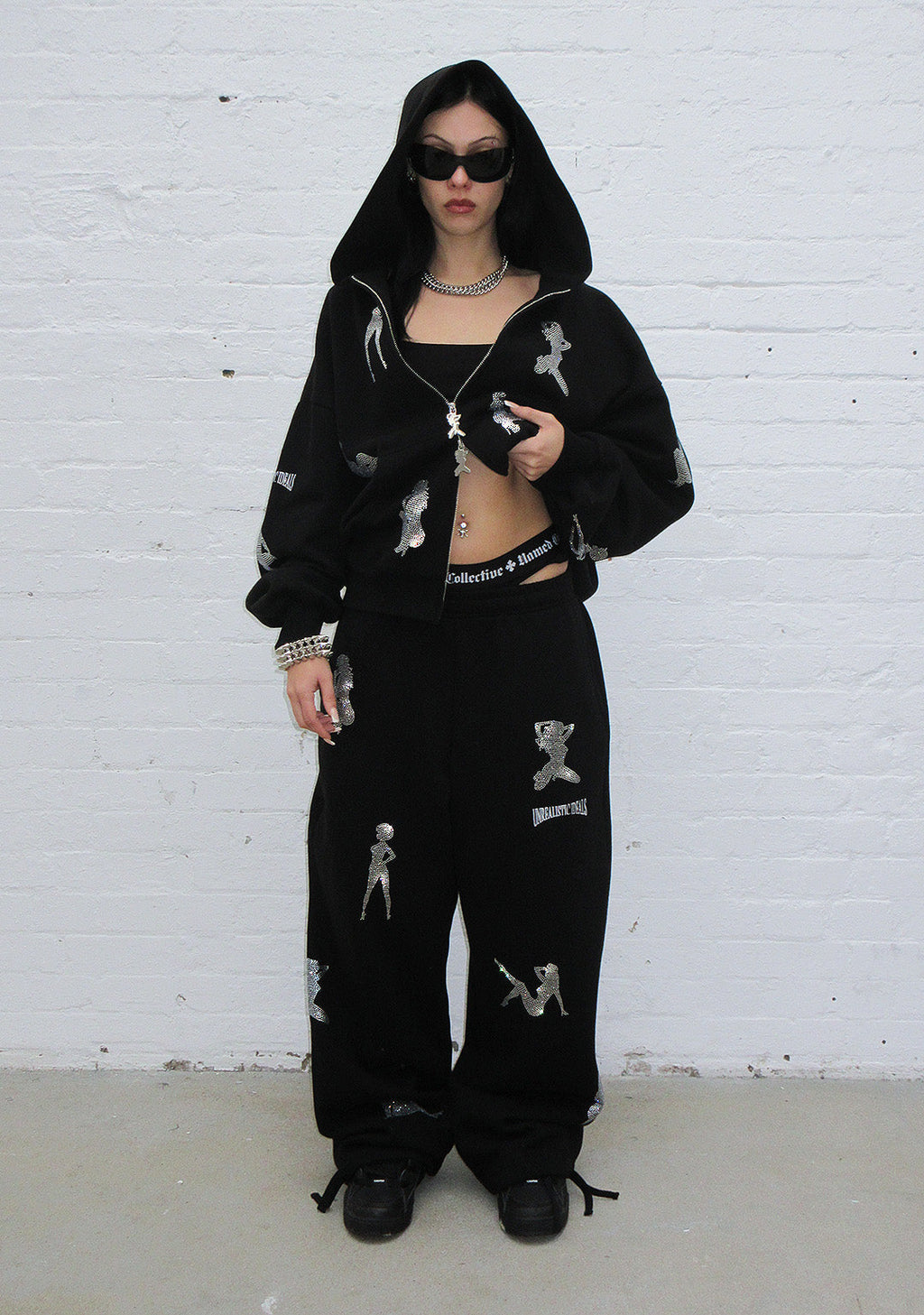 PANTALON DE JOGGING OVERSIZE À STRASS UNREALISTIC IDEALS NOIR