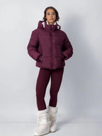 Kurze Steppjacke mit abnehmbarer Kapuze und Webpelzfutter