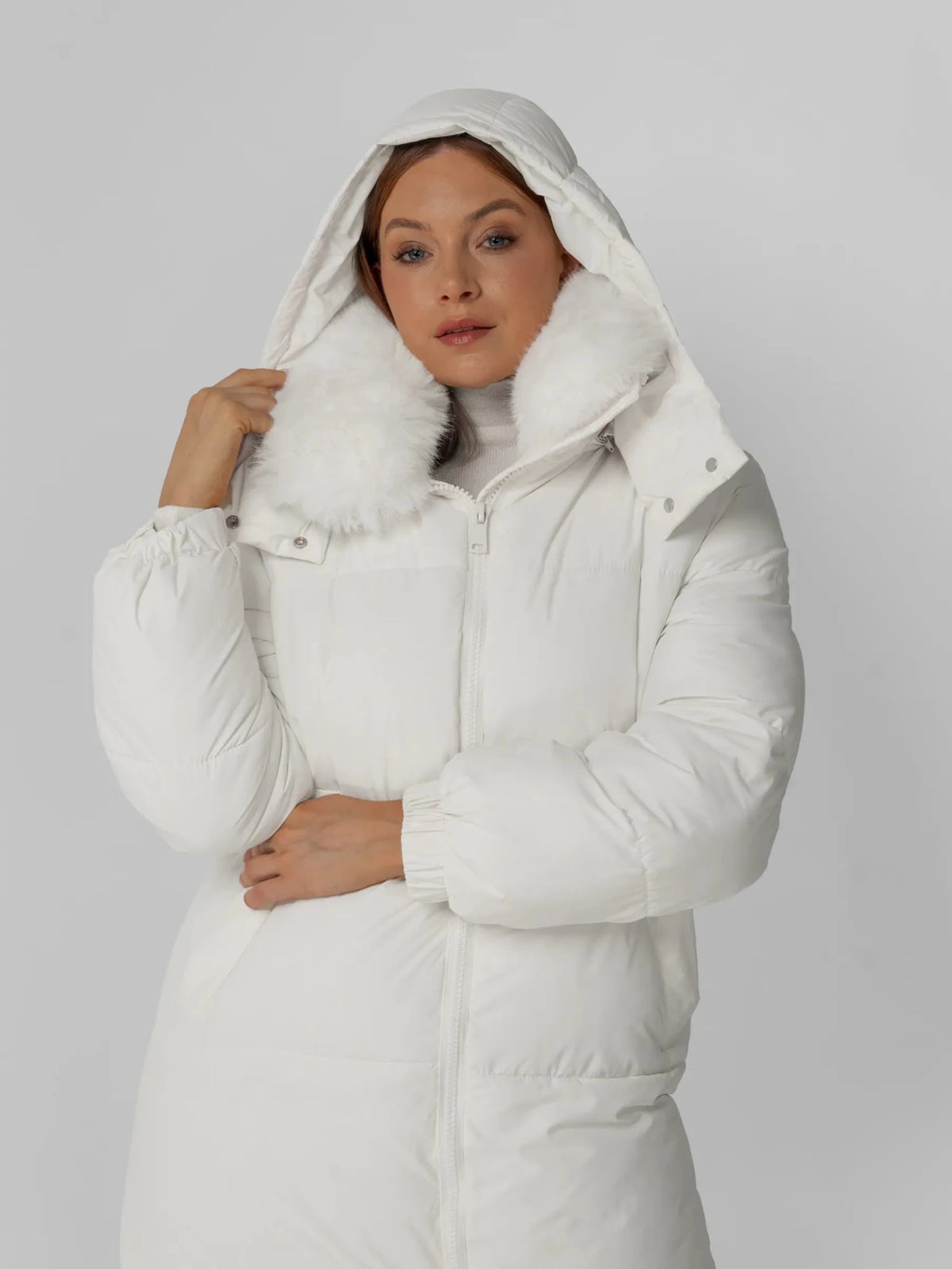Giacca piumino lunga classica con cappuccio