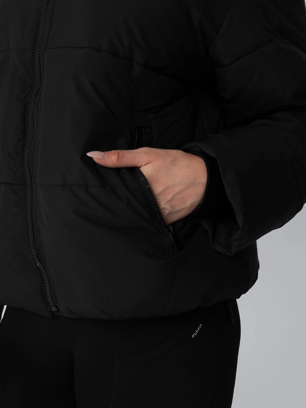 Kurze Steppjacke mit abnehmbarer Kapuze und Webpelzfutter