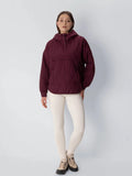 Gewatteerde hoodie die compact opvouwbaar is, met kangoeroezak