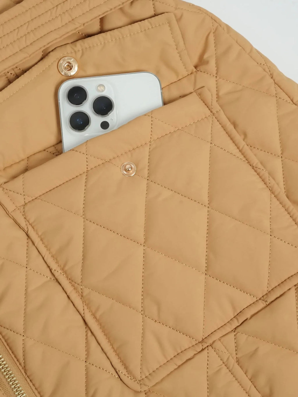 Manteau long matelassé à losanges avec ceinture