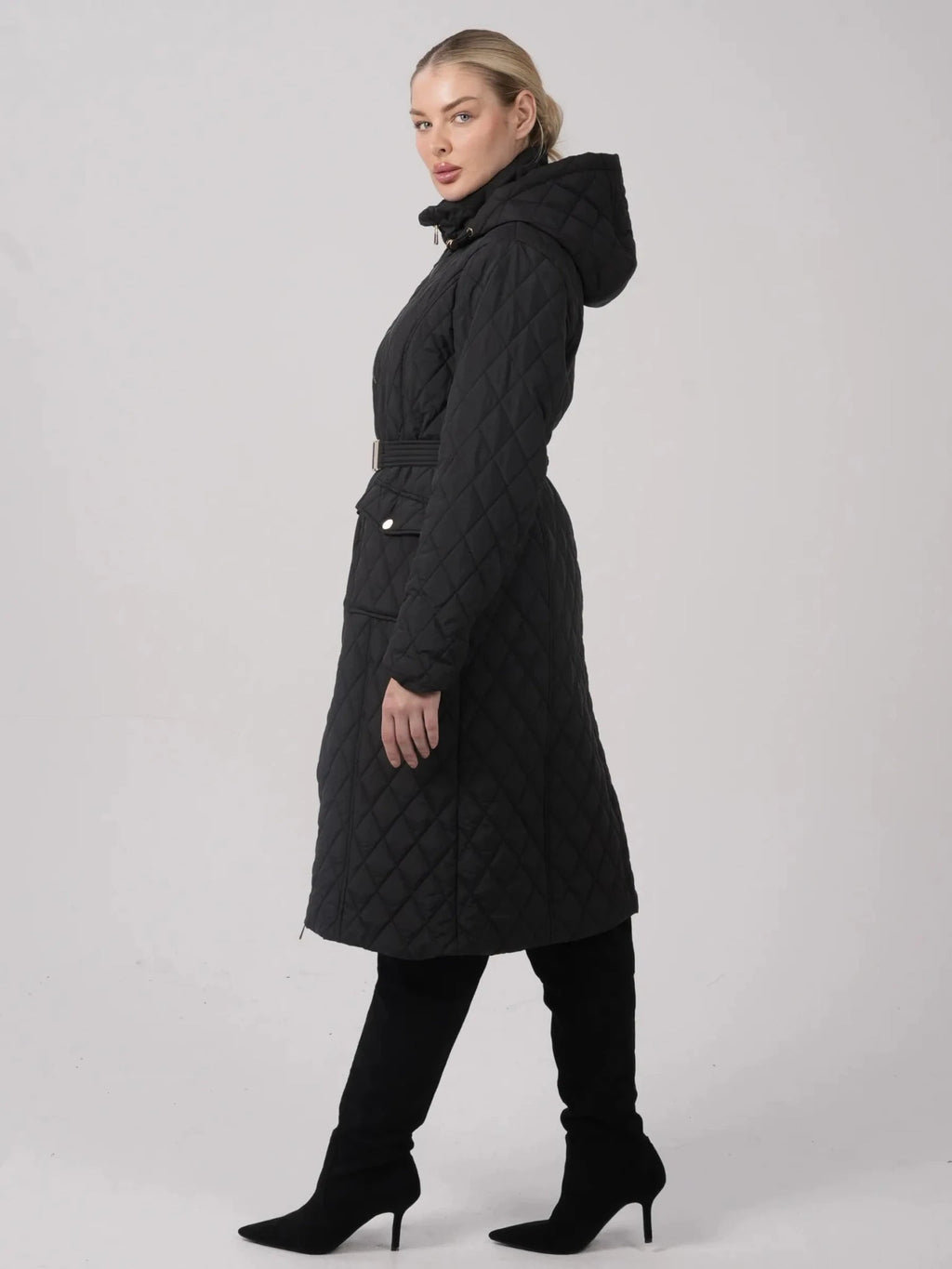 Manteau long matelassé à losanges avec ceinture