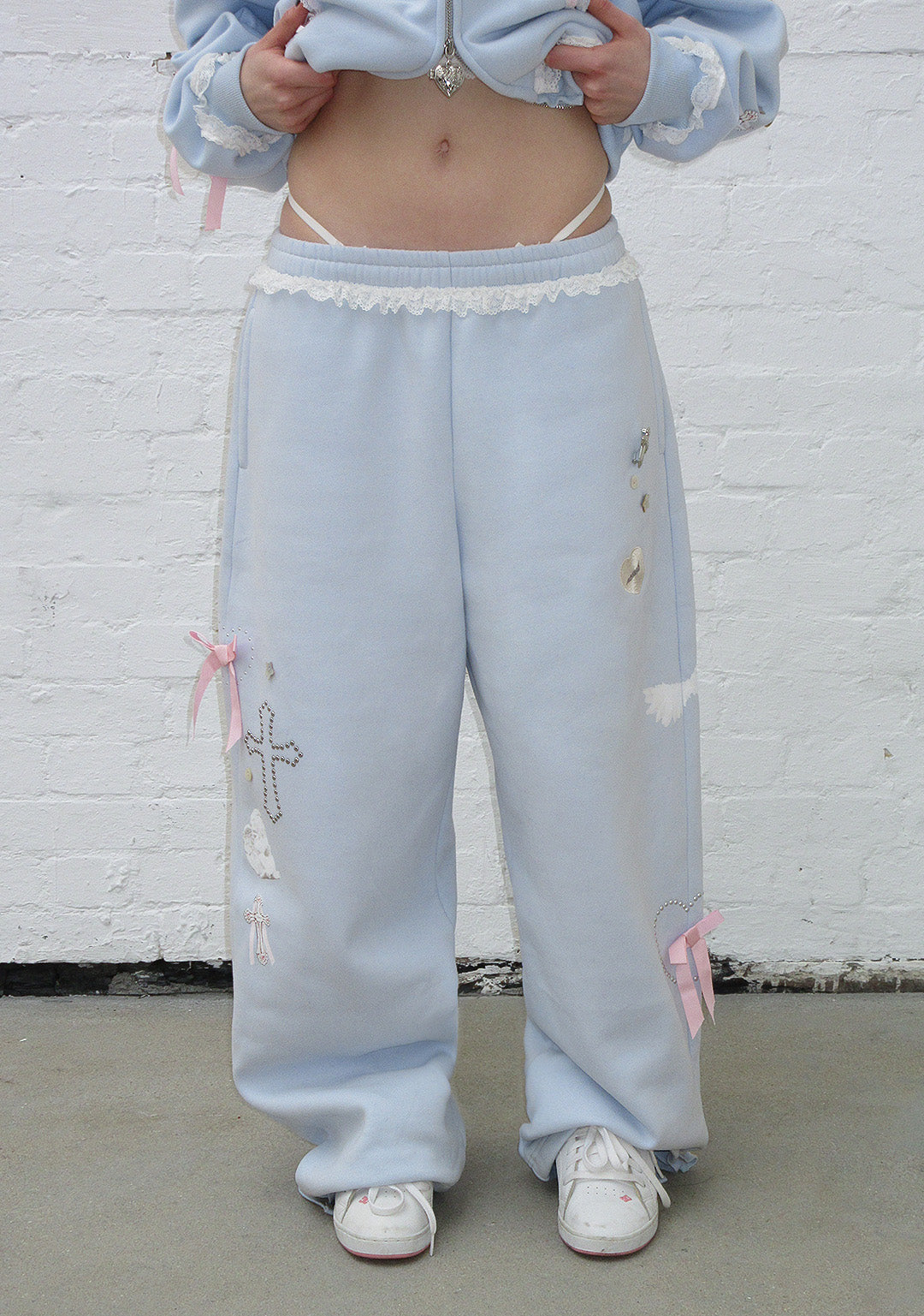 WHISPER OVERSIZED JOGGER BABYBLAU